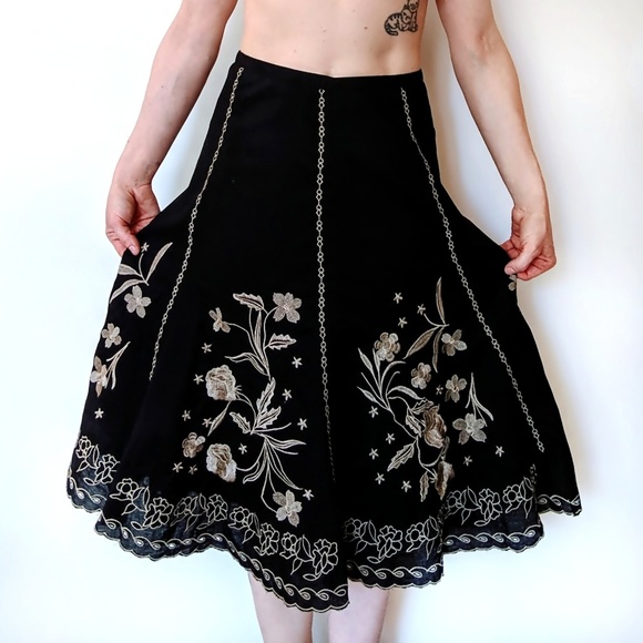 Forever 21 midi embroidered floral skirt - Picture 2 of 5